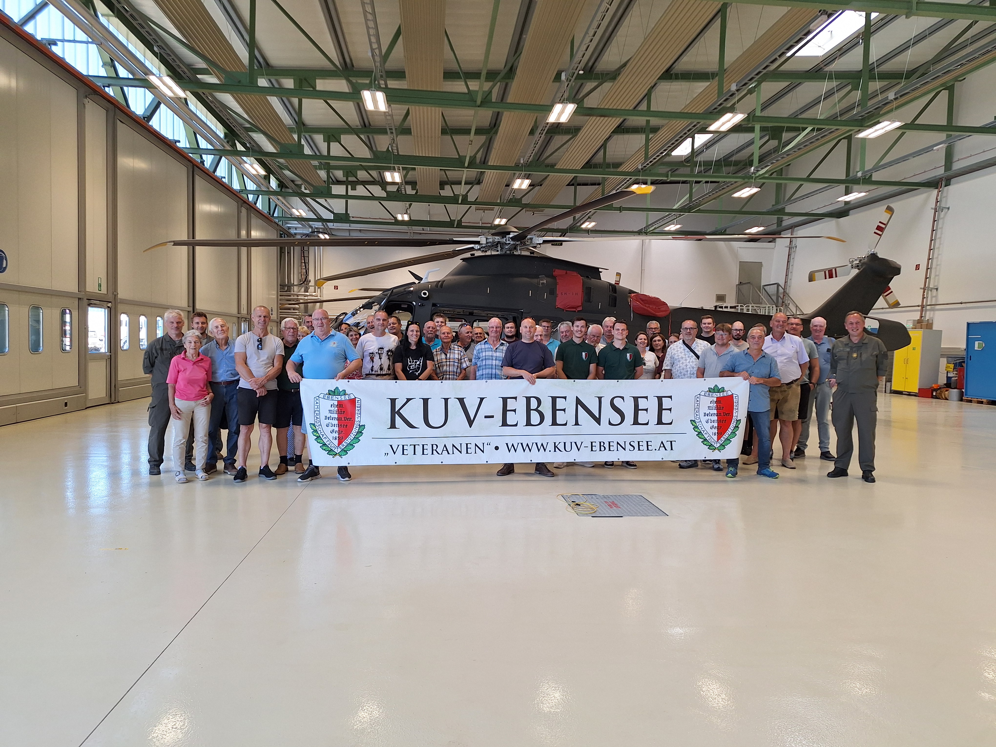 KUV-Ebensee im Hangar in Aigen KUV-Ebensee im Hangar in Aigen